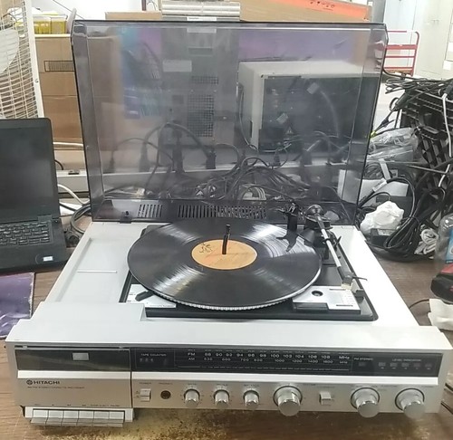 Vintage Hitachi AM/FM Stereo Cassette Record Player SDT-9341H
