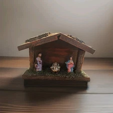 Vintage Nativity Set Manger  Wood Barn Hand Made Italy Small Jesus Mary Joseph 