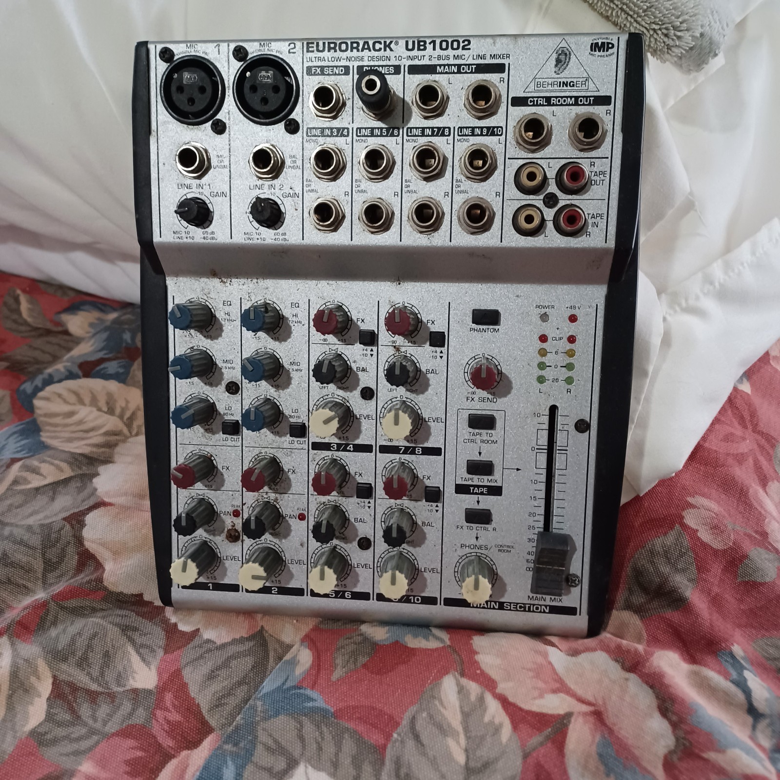 Behringer Eurorack UB1002 Small Format 10 Input 2 Bus Mic/ Line Mixer 