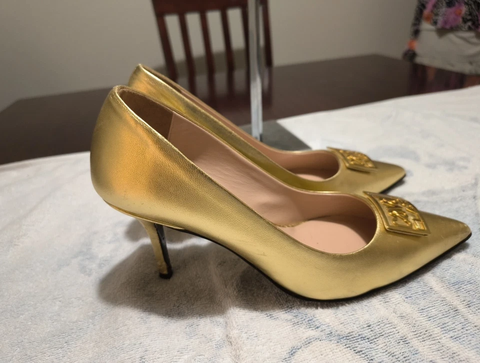 Roberto Cavalli Class Limited Edition Gold Leather Pumps Sz 37, 6.5 - Image 2 of 4