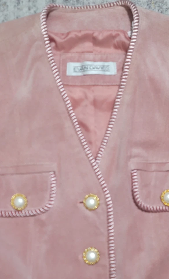 Vtg Evan Davies Women's Pink Suede Button Front Collarless Jacket Size 4   - Image 2 of 4