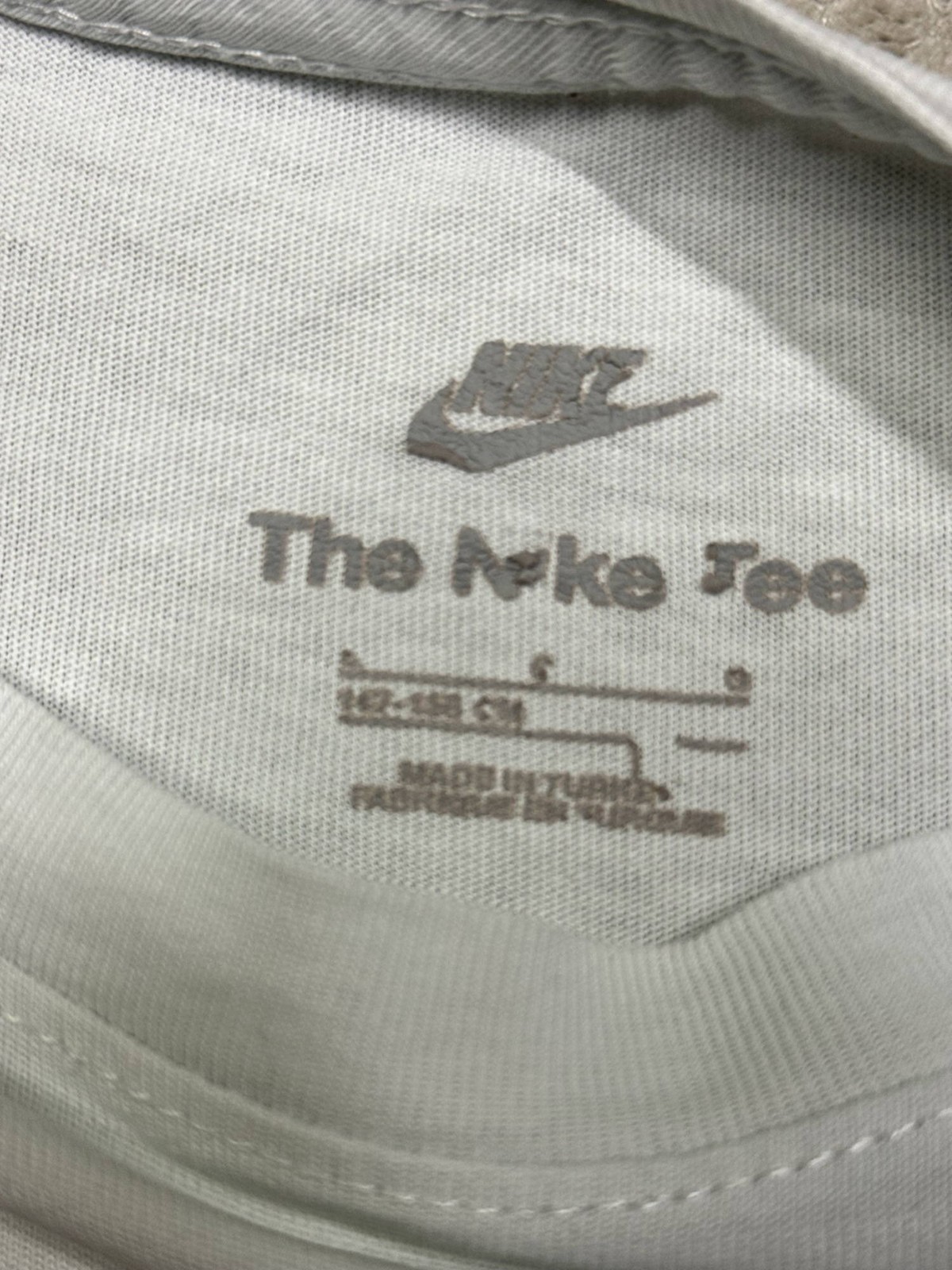 Nike Kids Short Sleeve Crew Neck Plain Logo T-Shirt White Size 147/158cm image 3
