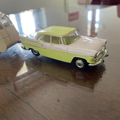 Norev - 1:18 - Hénon Caravan 1955 - Colore bianco