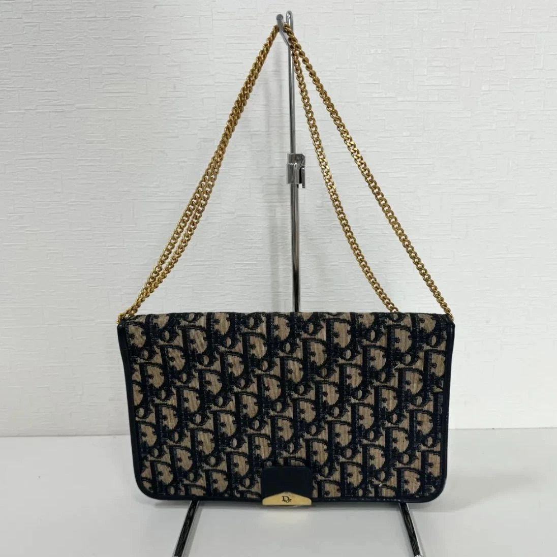 Sac bandoulière Christian Dior chaîne trotteur type quincaillerie dorée mode femme
