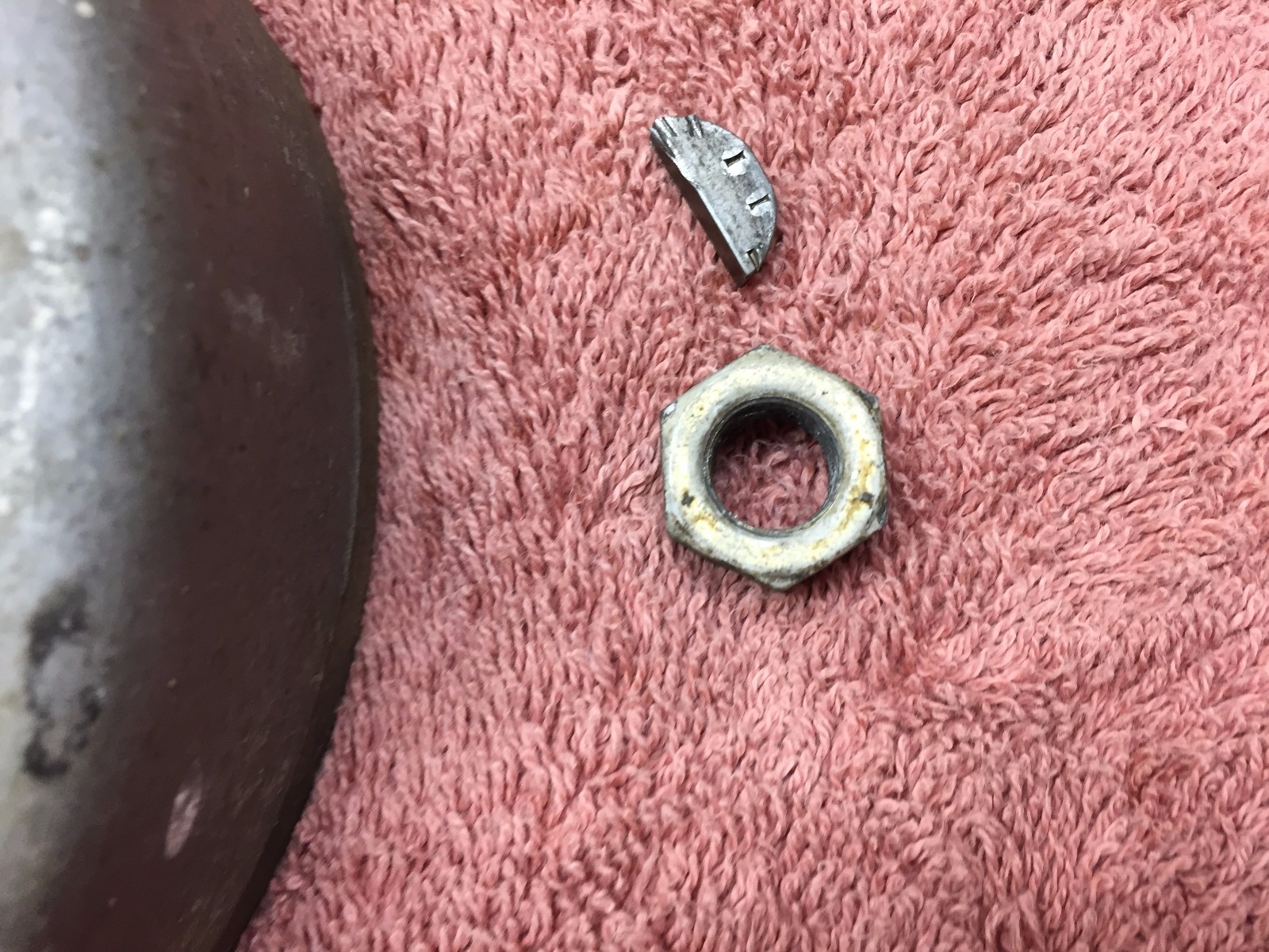 Flywheel Key Nut 0582388 582388 Evinrude Johnson Outboard 4hp 1983