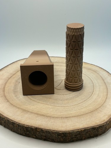 Ye Ole Survey Monument laberinto geocaching contenedor resistente y resistente al agua - Imagen 4 de 10
