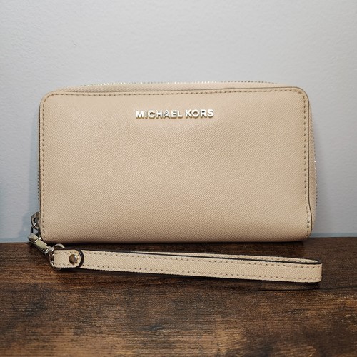 Michael Kors Women's Jet Set Wallet