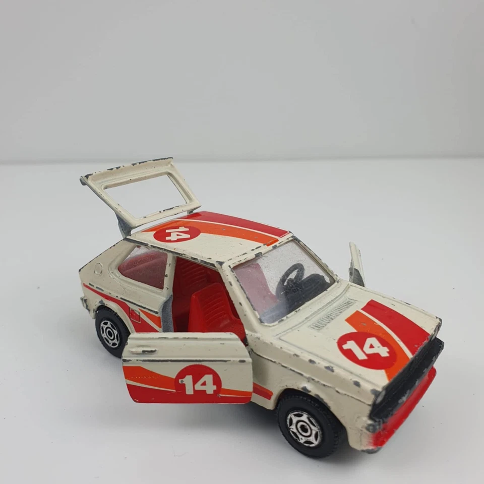Coche de rally vintage Corgi Toy Volkswagen VW Polo Mark 1 Turbo #14 Foto 3 de 4