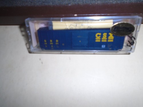 ROUNDHOUSE #8140 50' VAGÓN DE CARGA DE UNA SOLA PUERTA - TRANSPORTE CSX #SBD 140001 N | Zustand: Used