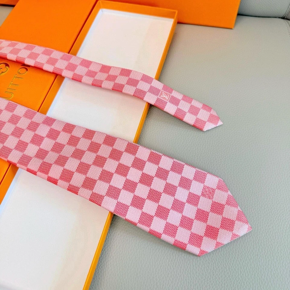 Corbata de seda informal a cuadros Louis Vuitton para hombre rosa 3*58 pulgadas Foto 3 de 4