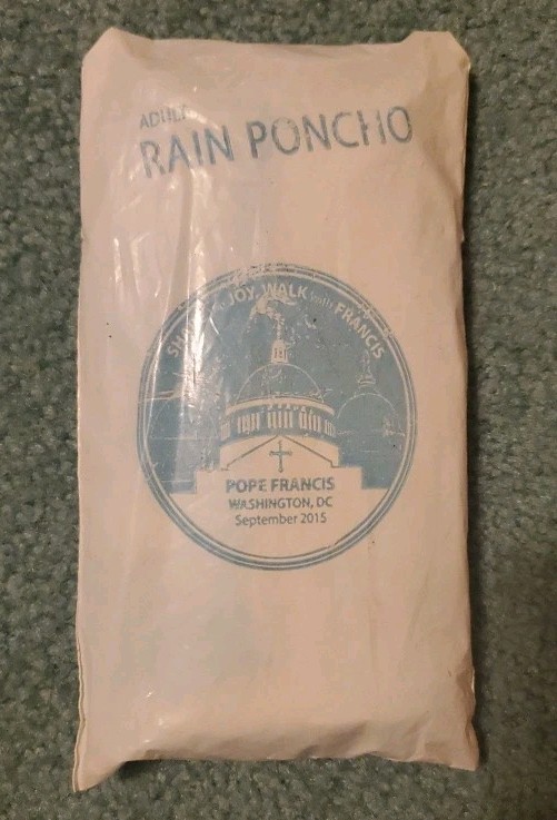 POPE FRANCIS COMMEMORATIVE RAIN PONCHO VISIT TO US 2015 NEW, WASHINGTON, DC 