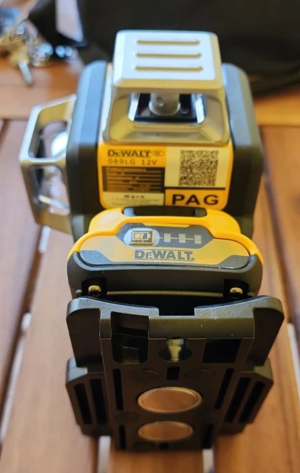 LIVELLA LASER DeWALT DC089LG 12 Linee 3x360 gradi BATTERIA 12V+CARICATORE - Imagen 4 de 4