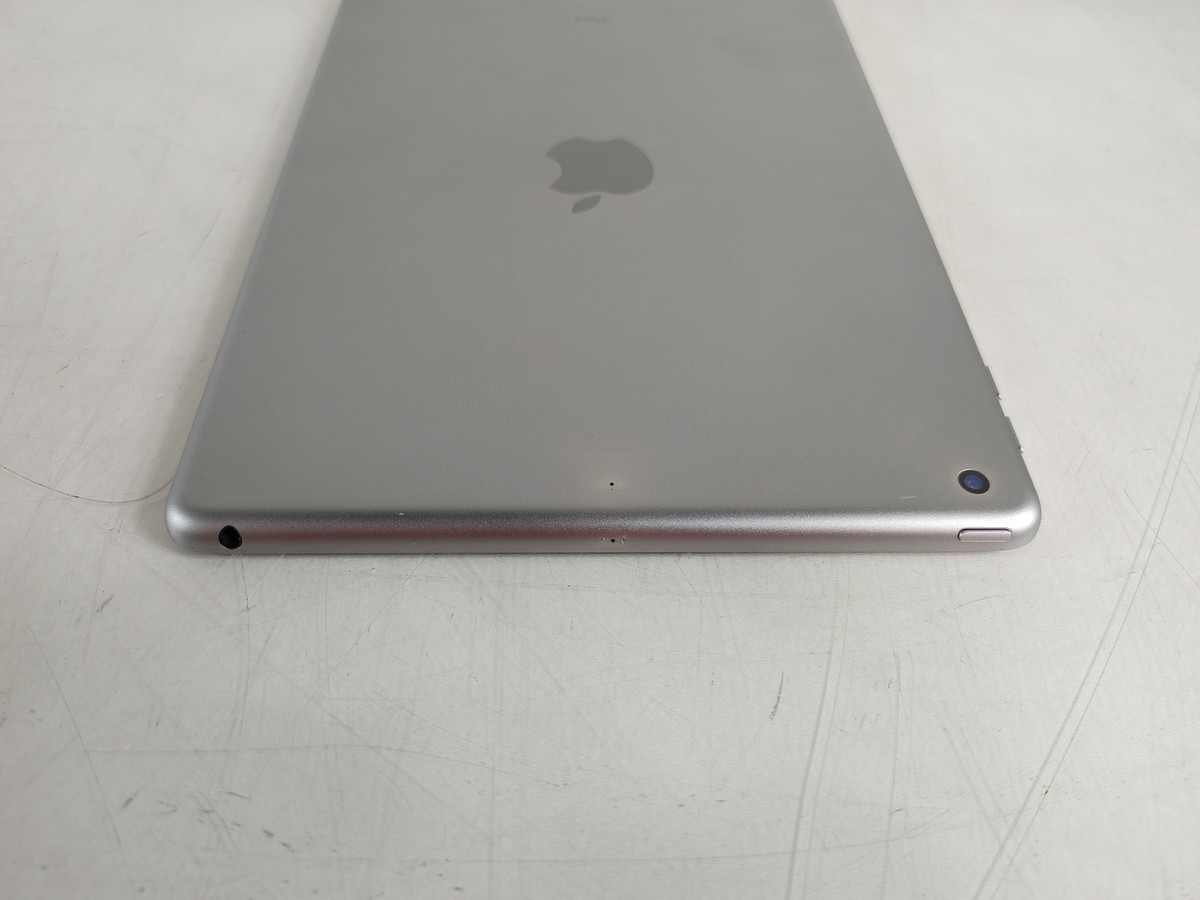 Apple iPad 5th Gen A1822 32 GB iOS 16.7.10 Space Gray WiFi Apple iPad 5th Gen A1822 32 GB iOS 16.7.10 Space Gray WiFi
