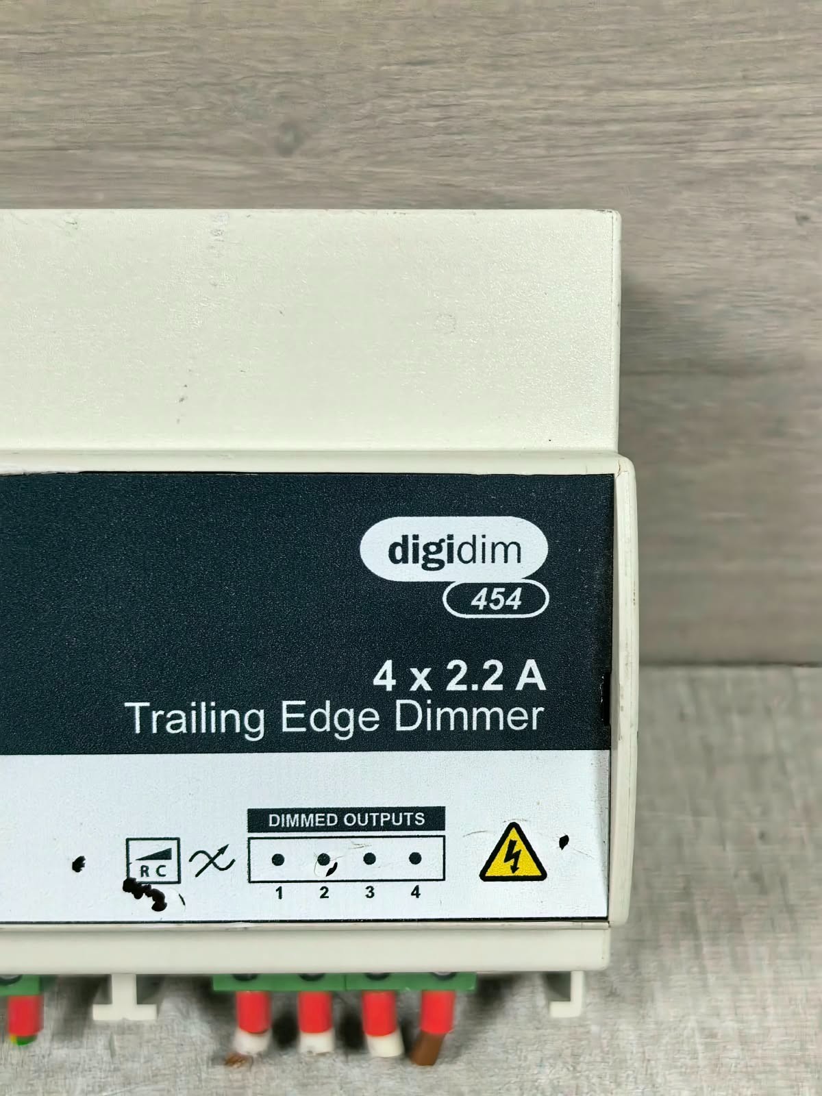 HELVAR 454 REV.4 S/W V1.6 HELVAR 454 4x 2.2 A TRAILING EDGE DIMMER REV.4 S/W V1.6 4