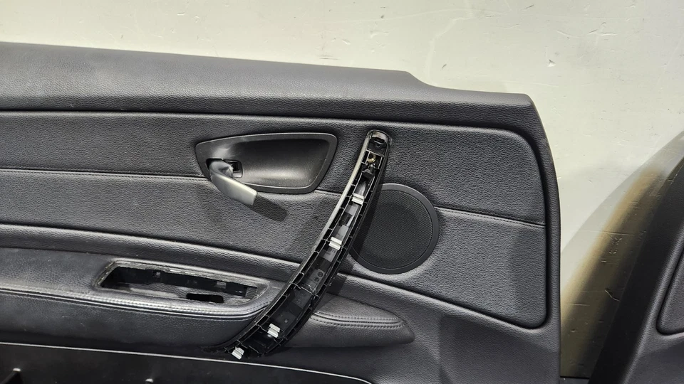 ✅ 08-13 OEM BMW E88 135 Delantero Trasero Izquierdo Puerta Derecha Panel de Tarjetas Cuero Negro * Foto 3 de 4