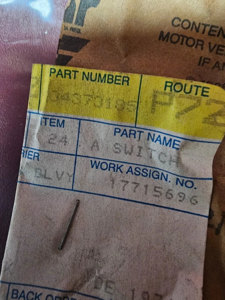 Interruptor de jamba de puerta de camioneta Dodge 1984-1993 Mopar 4373185 caravana B150 B250 B350 nuevo de lote Foto 2 de 4