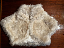 NWT Baby Gap Girls Light Tan Faux Fur Vest Shawl Coverup 3T Beautiful