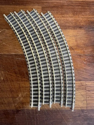 4 x FLEISCHMANN 9120 Curved Track With Ballast R1 45° 192Mm - Scale N Model rail - Image 1 of 2