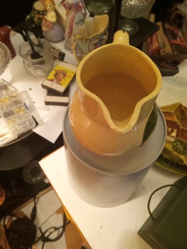 VINTAGE Watt Pottery Pitcher Vintage 2 Leaf Apple USA #15 Crazing Glaze (J1) - Picture 12 of 12