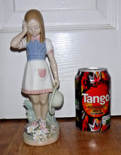 Lladro 1285 Dropping the Flowers Vintage Porcelain Figurine (Retired)