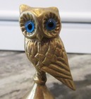 RARE VINTAGE SOLID BRASS 2" HORNED OWL GLASS EYES PERCHED MINIATURE PAPERWEIGHT! — photo 5