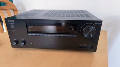 Onkyo TX-NR686 7.2 Kanal Netzwerk AV-Receiver 4K Dolby Atmos THX schwarz