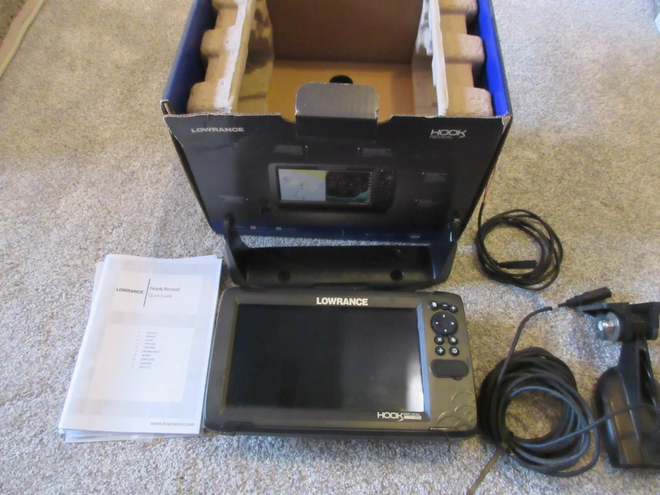 Lowrance Hook Reveal 9