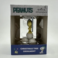 Woodstock Peanuts Hallmark Christmas Tree Ornament on Snowballs with Skis New