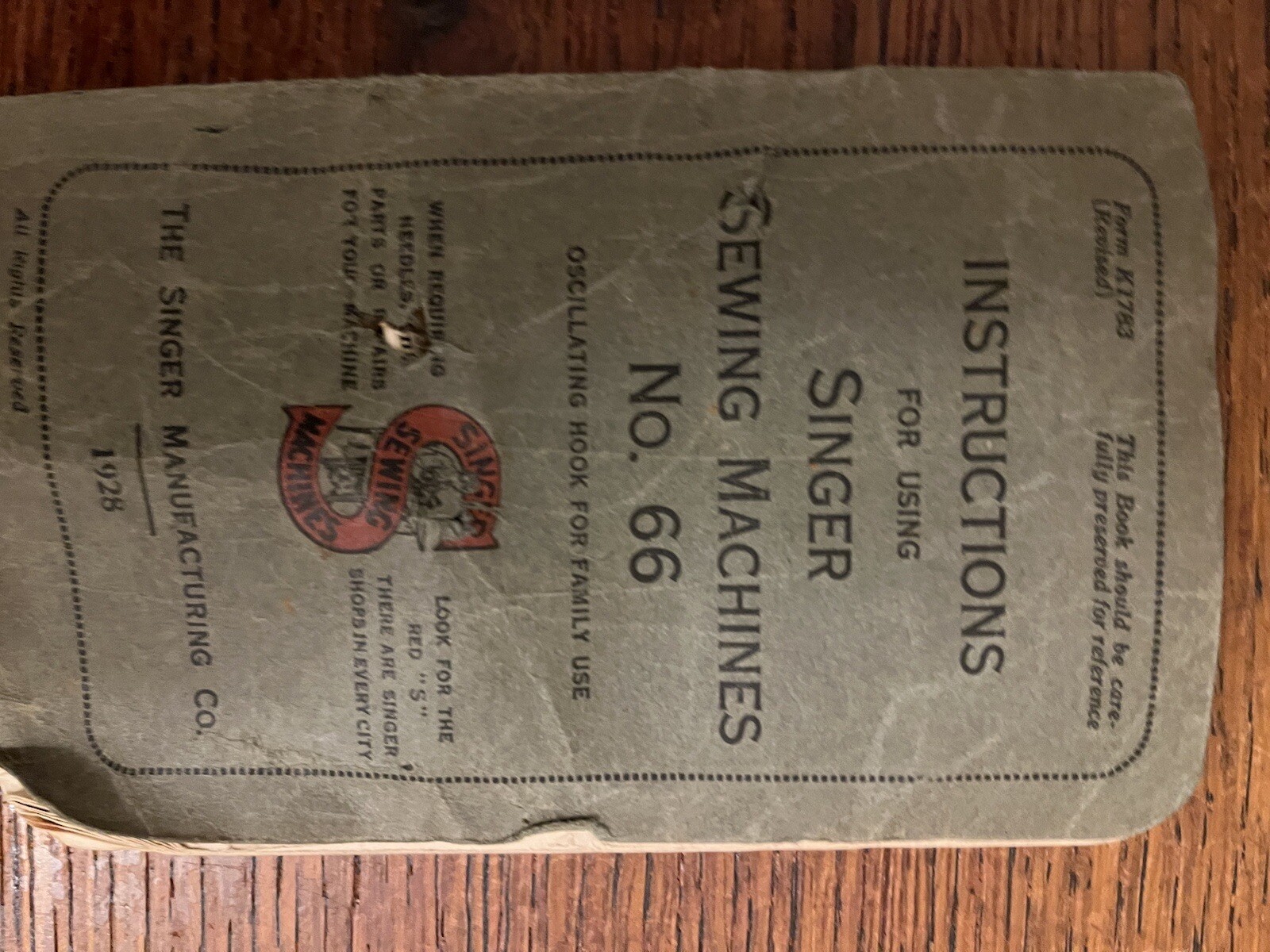 Vintage Old Singer Sewing Machine With Table Treadle Ideal Table