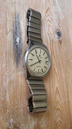 Junghans vintage 667.70 quartz 1976-80 37mm WORKING - Video 1 of 1