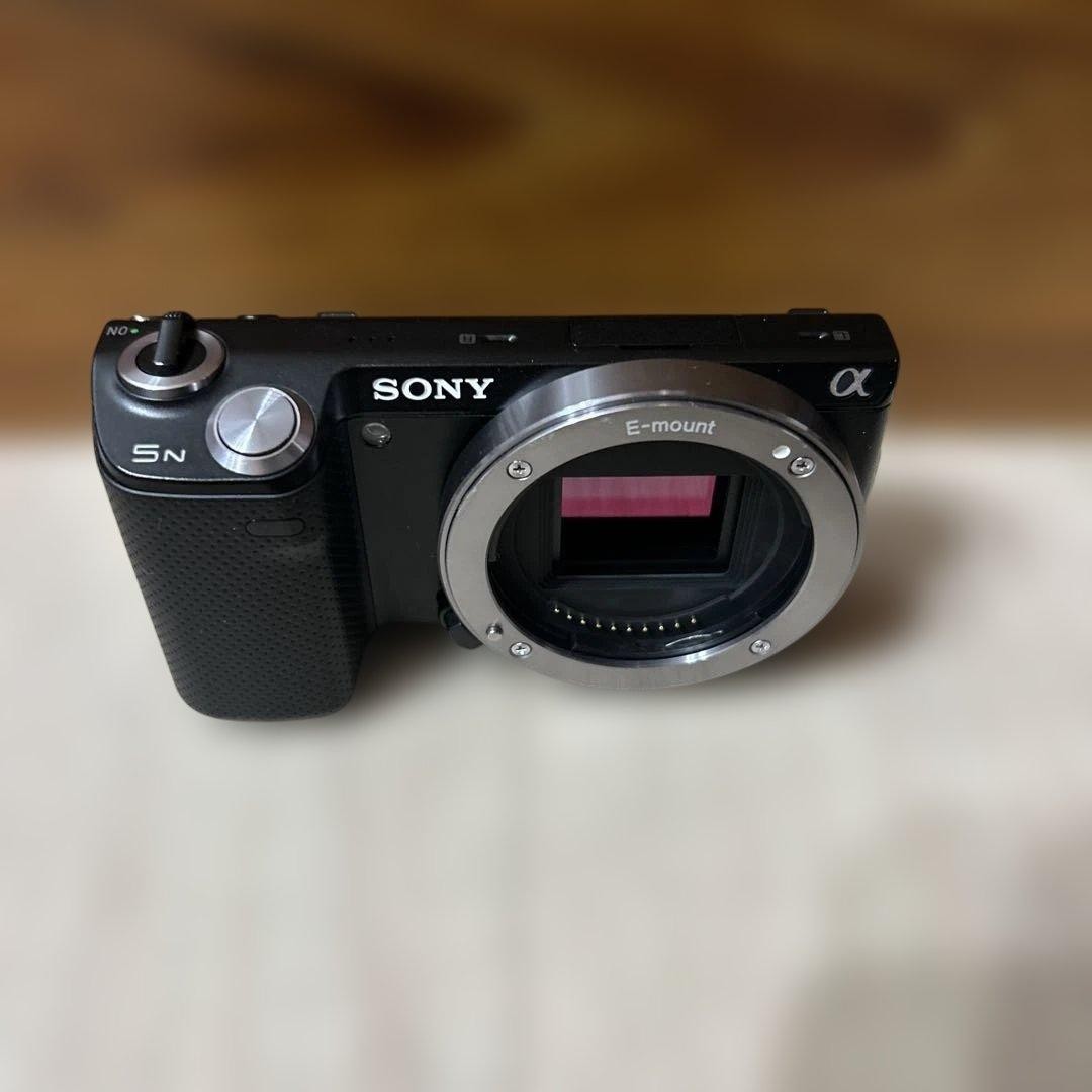 Sony NEX 5N Compact Digital Camera Excellent Condition No Battery Charger
