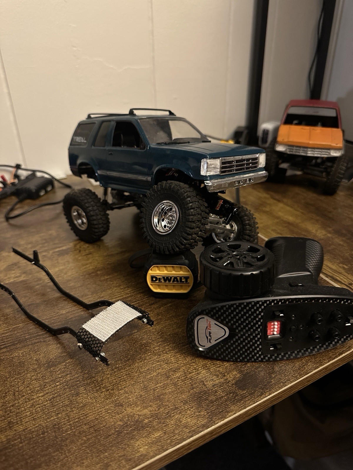 Emax Komodo RC Crawler 4WD Electric Off-Road Tuning Blue Black Hobby Grade