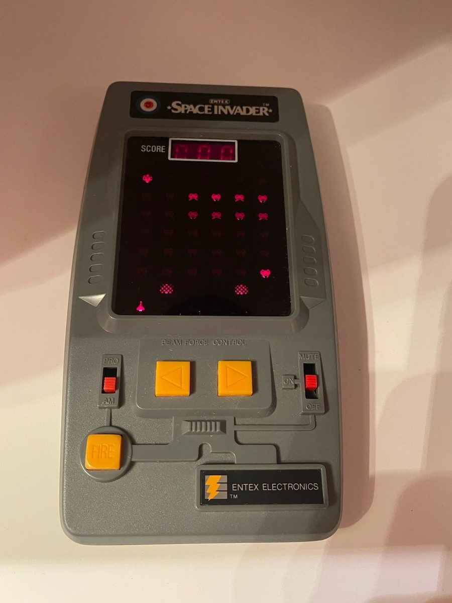 1981 Entex Space Invaders Handheld Portable Video Arcade Game