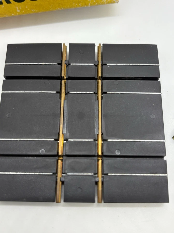 Atlas HO Scale Motoring 1243-298 90° Slot Car Train  Rail & Road Crossing Boxed - Image 3 of 4