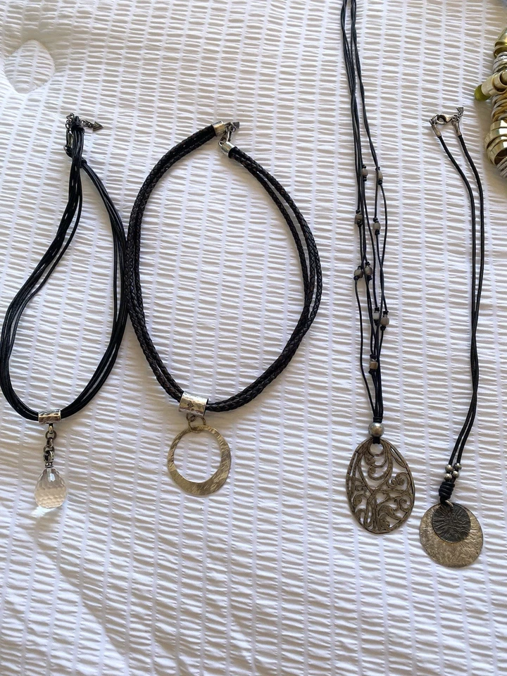 Lote de 16 colares trabalhados em Silpada e artista em muito bom estado - Imagem 2 de 4