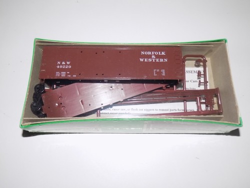 HO Bowser Kit N & W 49229 X-31a 40' puerta única techo redondo caja coche #55305 | Condition: Used