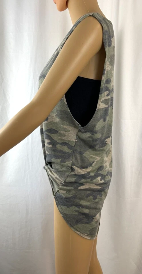 Women's Honey Punch Camo Tunic Tank Top w/ Front Knot, Raw Edges, Size Large - Image 3 of 4