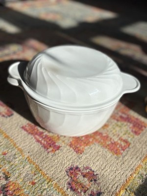 Arcoflam France White Swirl Vitro-Ceramic Casserole Dish with Lid 2L 8'' Round