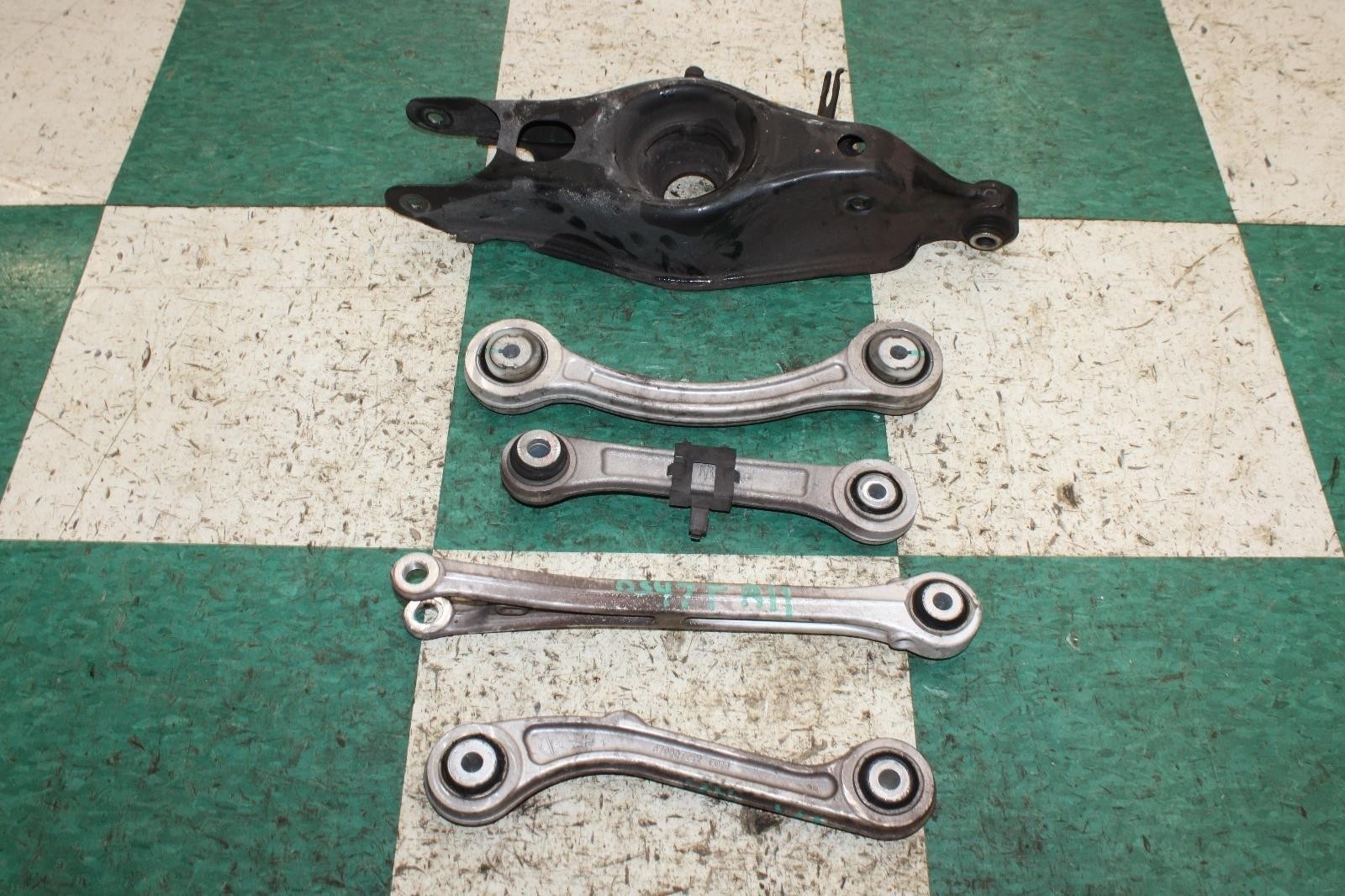 Maserati Quattroporte S Q4 2014-2021 Rear Right Control arms Set of 5