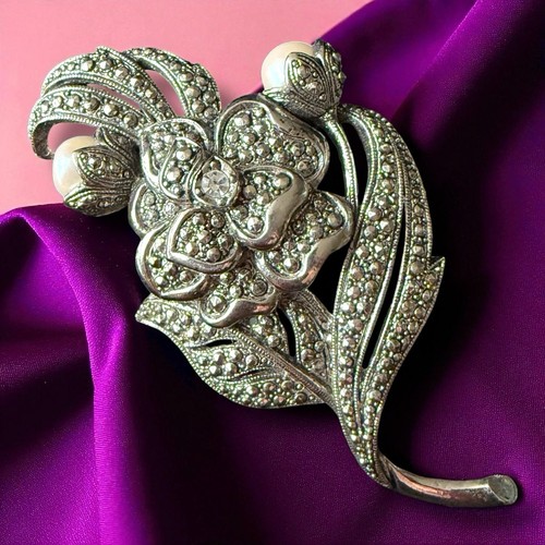 KJL for Avon Brooch Floral Rhinestone Pearl Silver Tone Signed Vintage - Picture 11 of 13