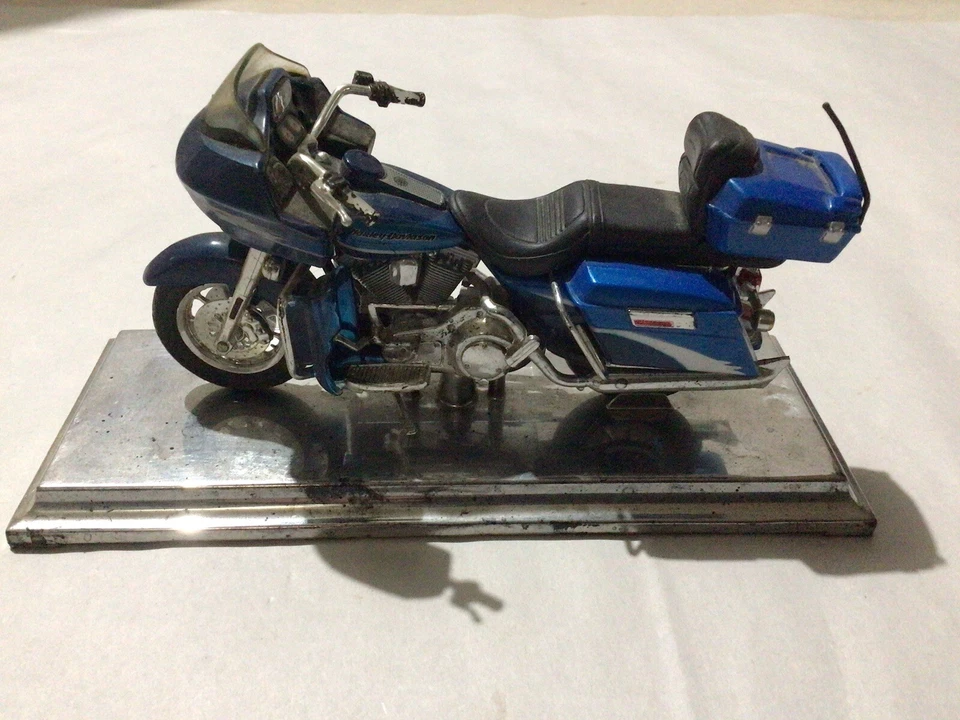 Motocicleta maisto Fltrsei Screamin Eagle Road Glide 1:18 - Imagem 3 de 4