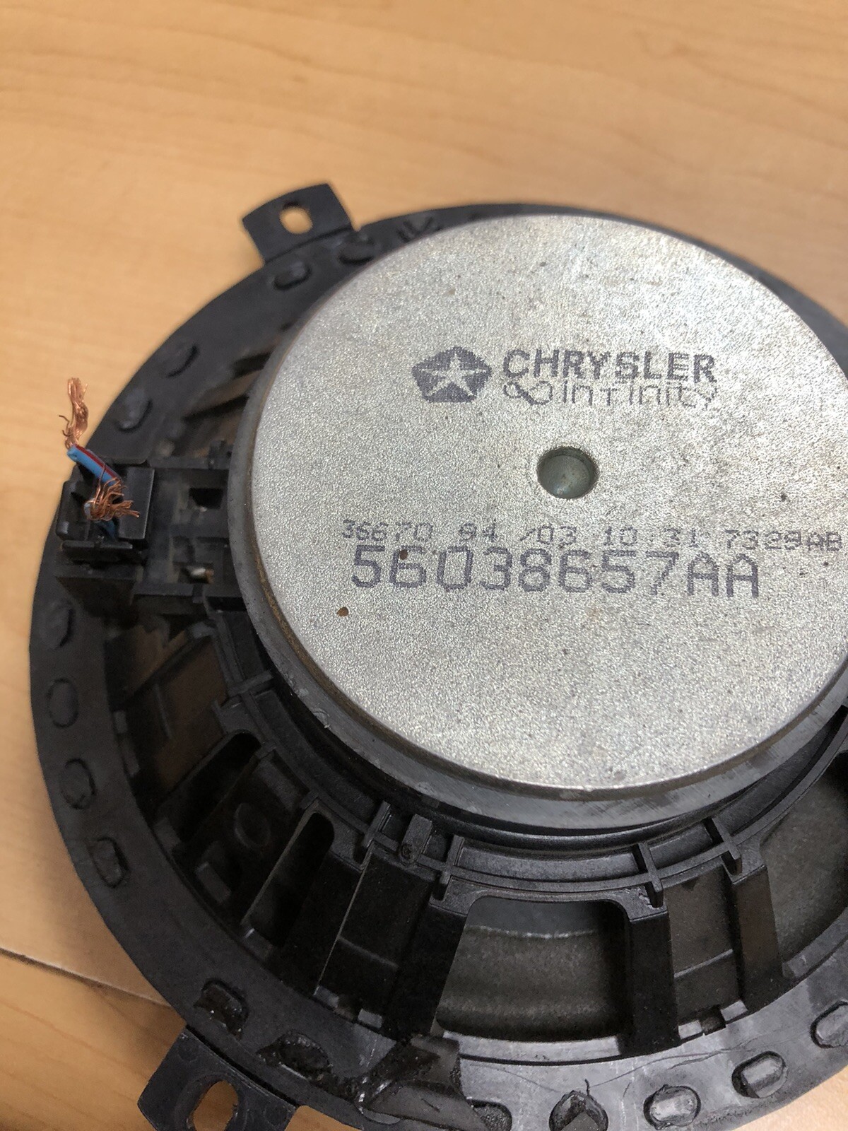 1999-2004 Chrysler Dodge Door Speaker Infinity 56038657AA OEM Pair 