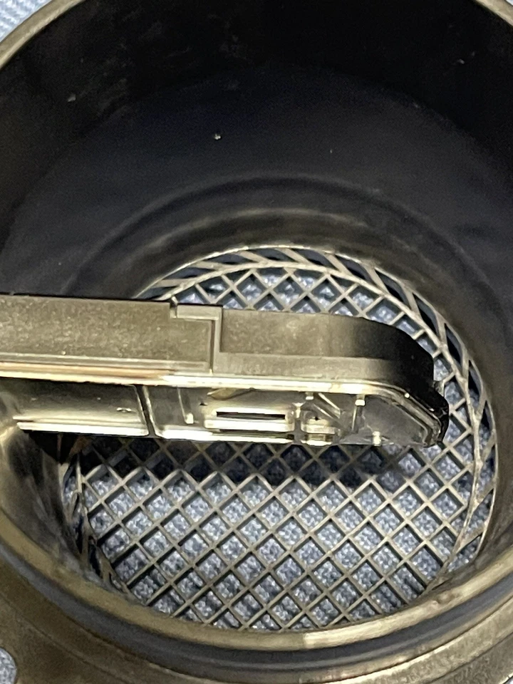 Used Original Mass Air Flow Sensor 2008-2013 Audi  Volkswagen 2.0L l4 06J906461B Foto 3 de 4