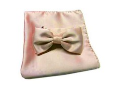 Completo abbinato uomo rosa cipria papillon e pochette da taschino cerimonia