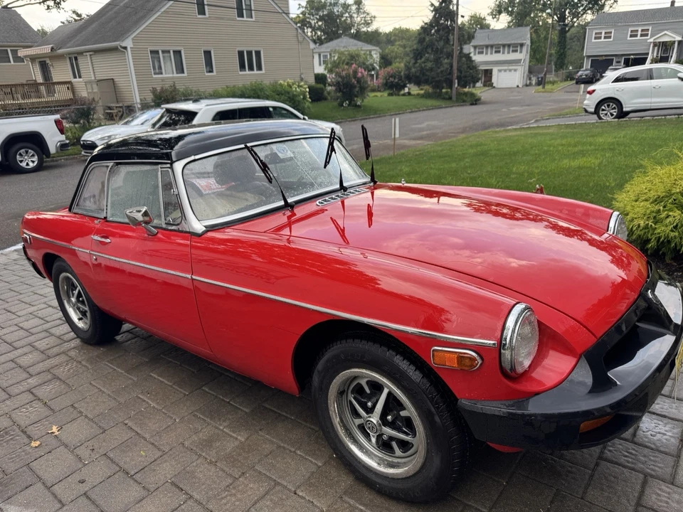 1977 MG - Image 2 of 4