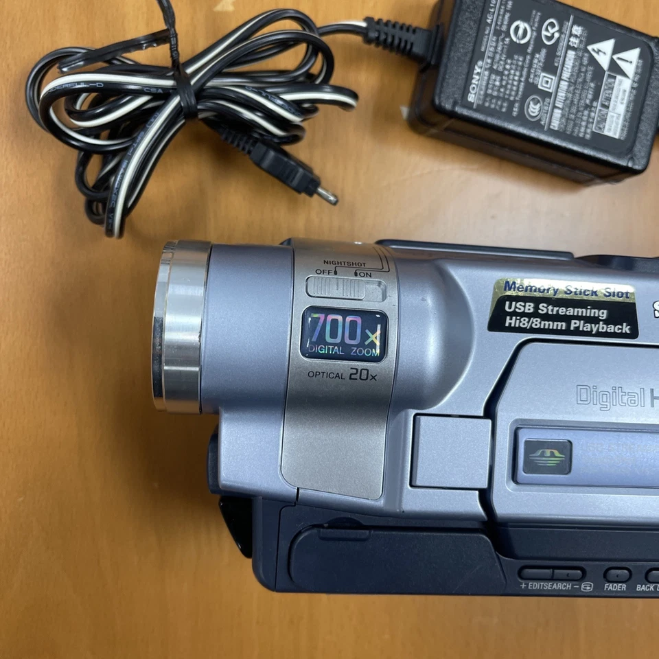 Sony DCR-TRV350 Handycam W/battery – Digital8/Hi8/Video8 - Image 2 of 4