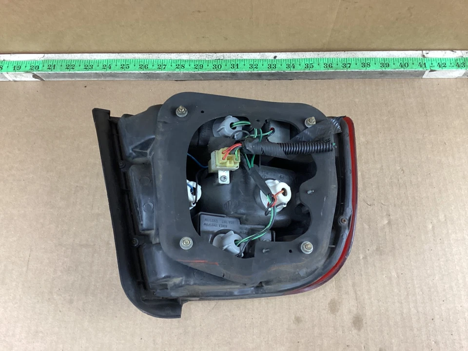 Luz trasera derecha del lado del pasajero Hyundai Elantra 1992-1993 OEM Foto 3 de 4