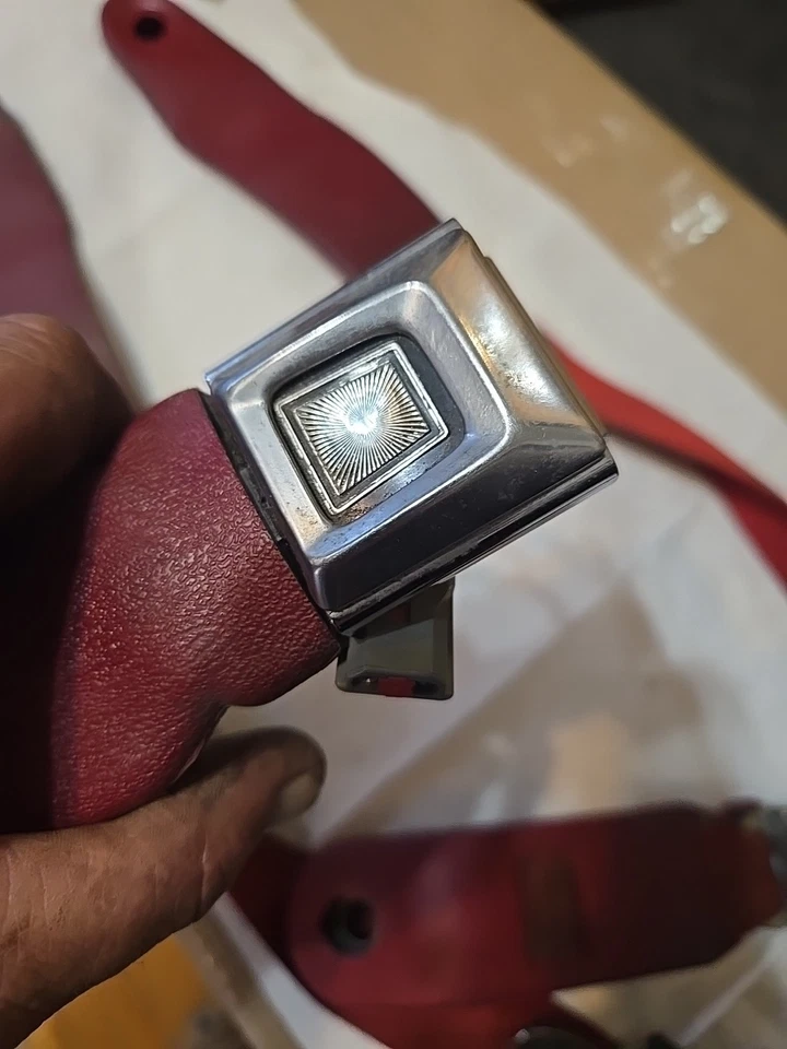 1990-93 Ford Mustang Lx Gt передние ремни безопасности наплечные ремни натяжители оригинальные темно-бордовые - Изображение 4 из 4