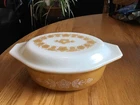 VTG Pyrex  Butterfly Gold 1 1/2 Quart Oval Covered Casserole with Lid EC