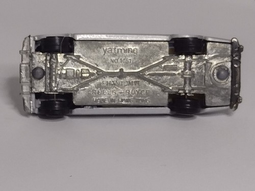 Vintage Yatming Silver Rolls-Royce Phantom IV # 1051 Hong Kong GC 1/64 - Picture 4 of 4